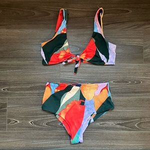 Allover Graphic Knot Front Bikini Swimsuit Set- M(6)